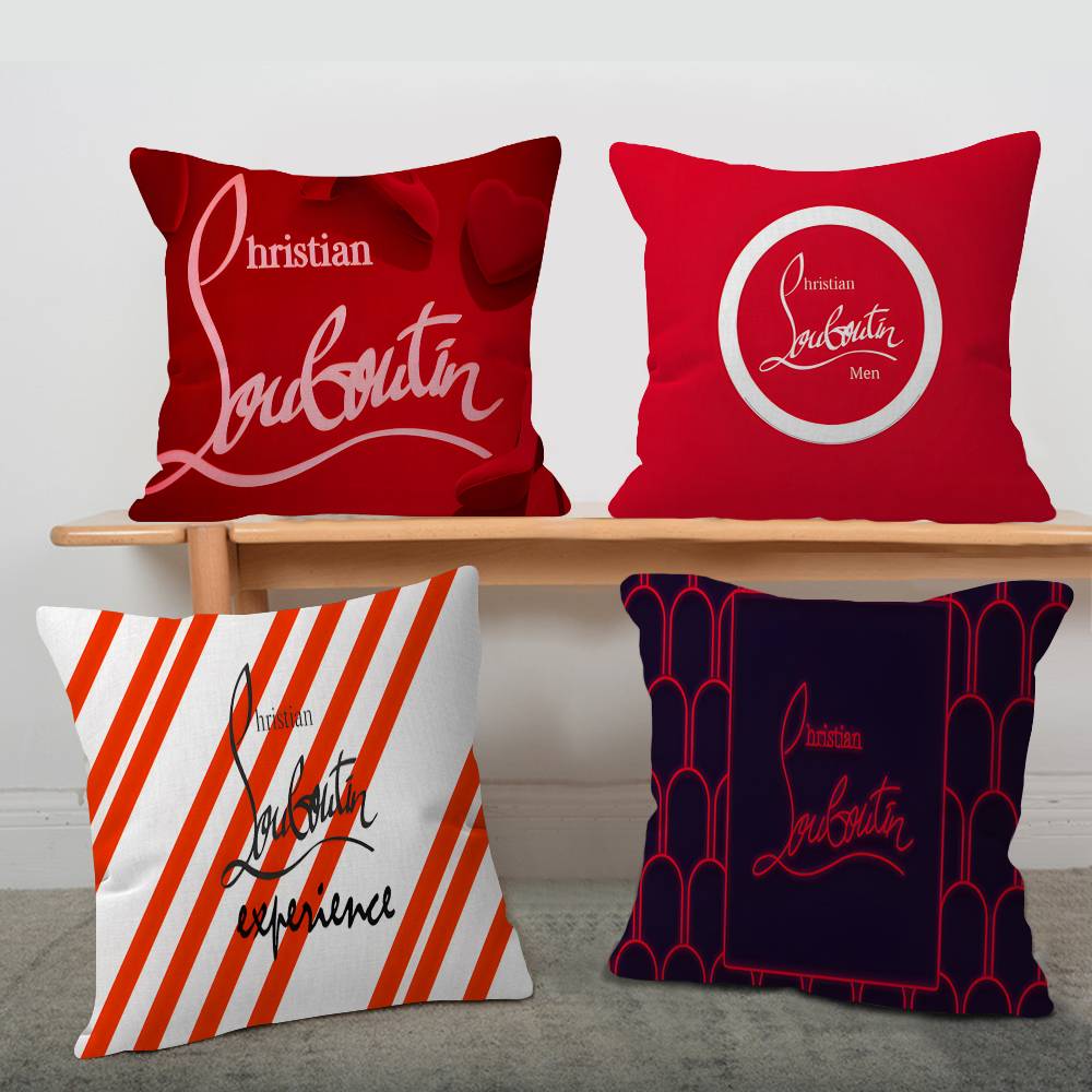 Coussin de luxe avec logo C-Ch - Home Textiles Inc avis et prix