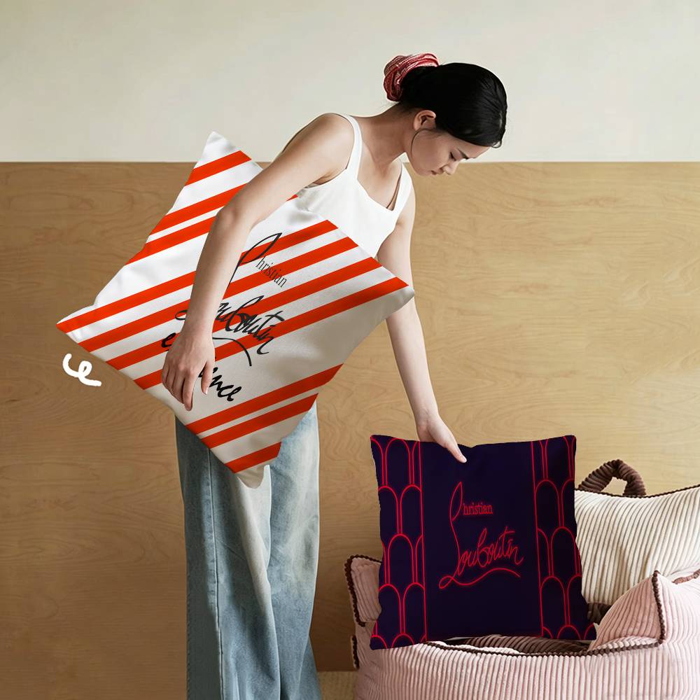 Coussin de luxe avec logo C-Ch - Home Textiles Inc avis et prix